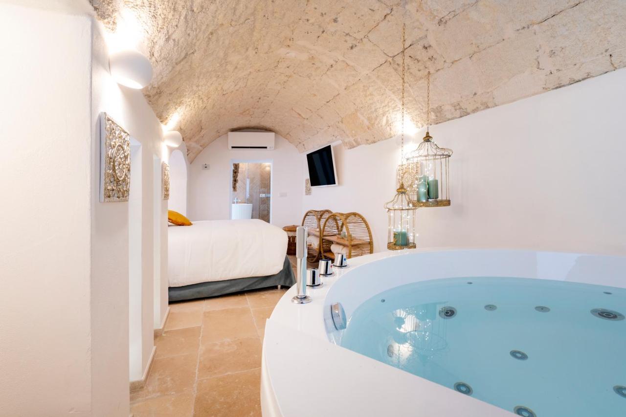 Apulia Charming Suites - Casa Lonfo Suite Sole Monopoli Buitenkant foto