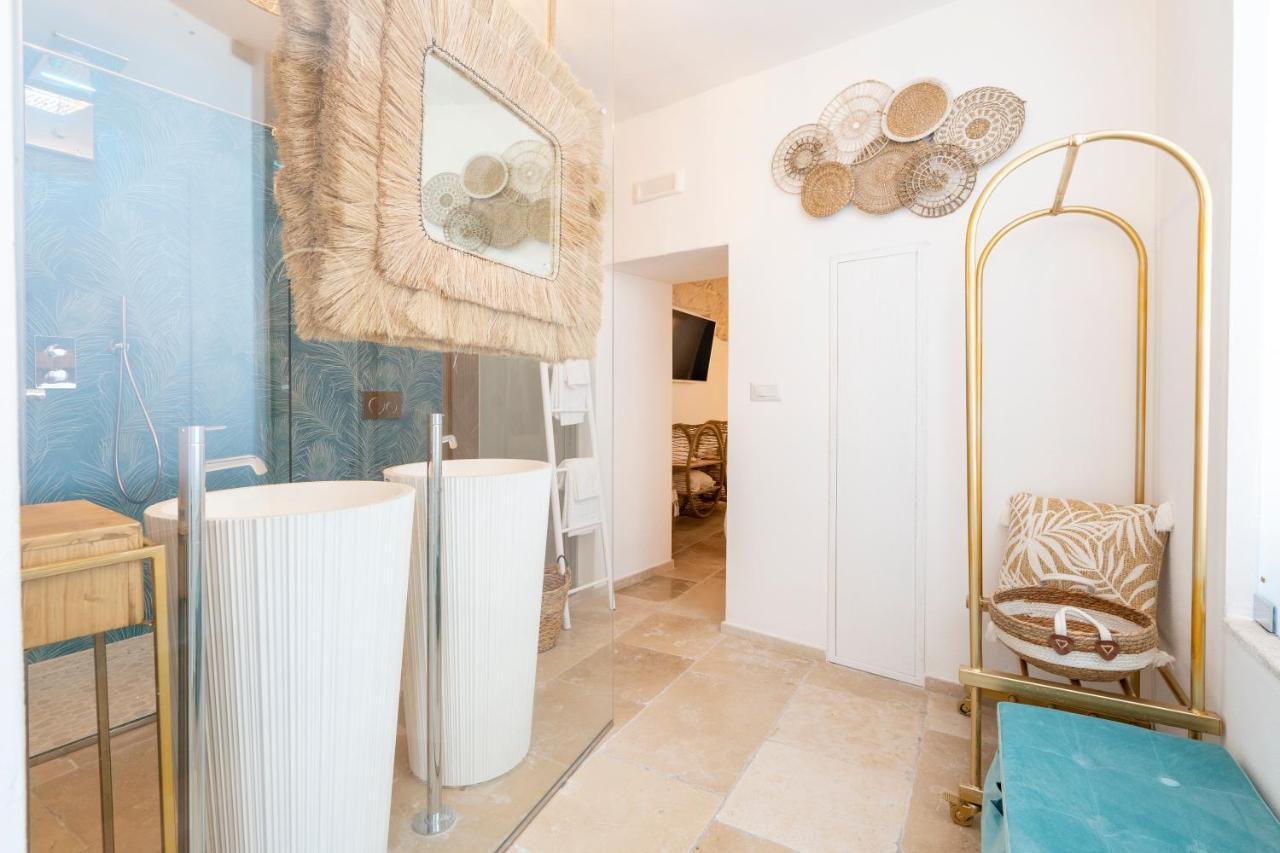 Apulia Charming Suites - Casa Lonfo Suite Sole Monopoli Buitenkant foto