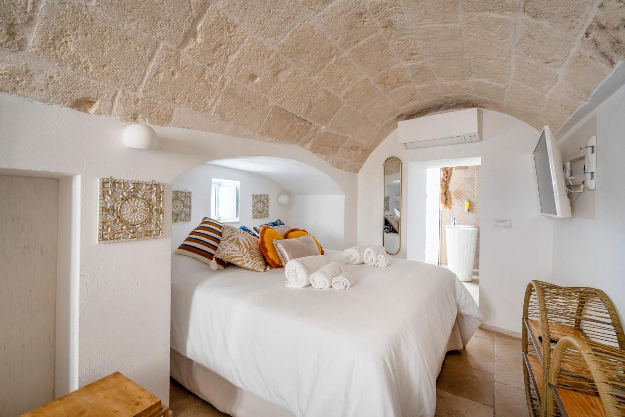 Apulia Charming Suites - Casa Lonfo Suite Sole Monopoli Buitenkant foto