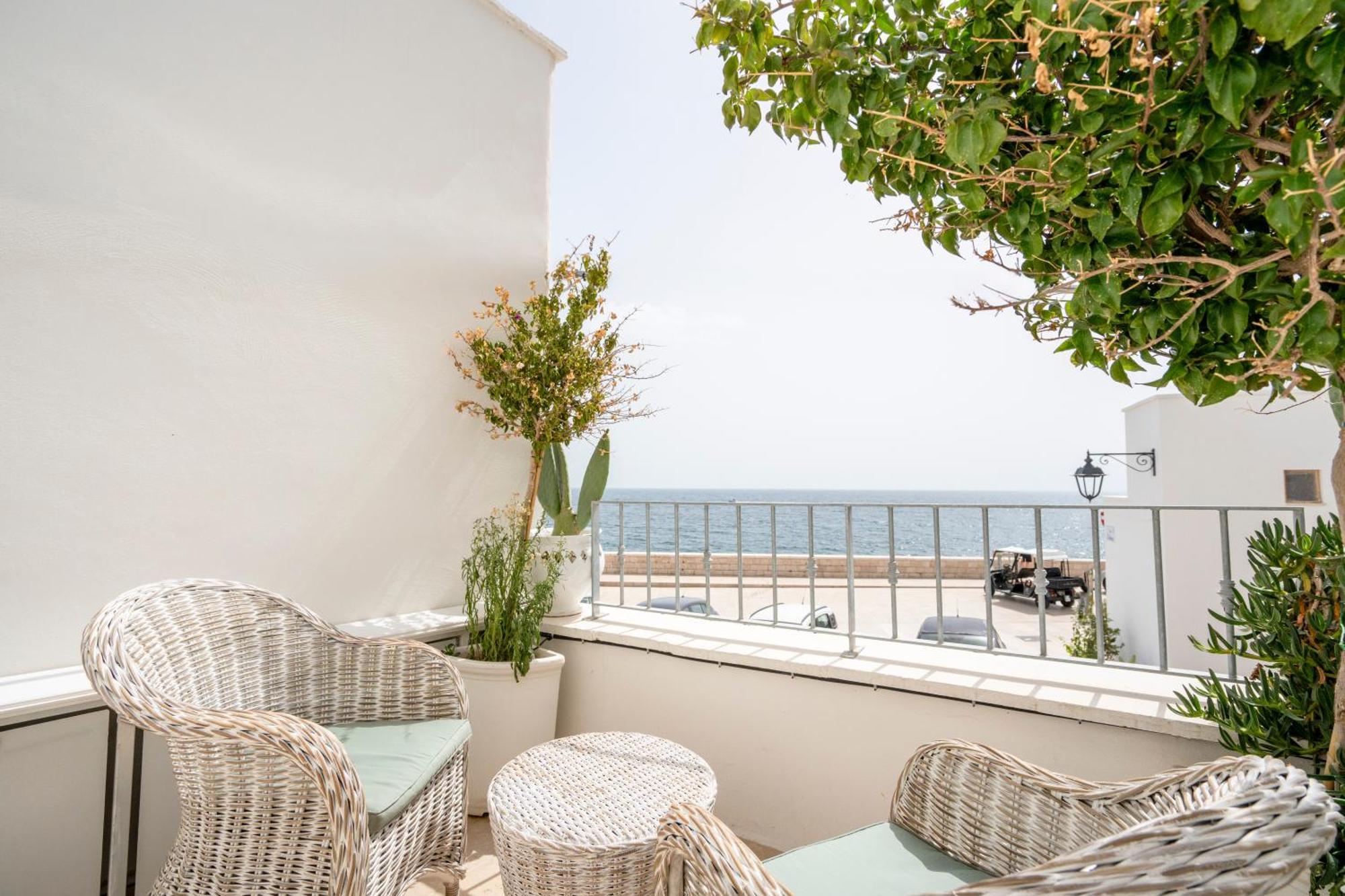 Apulia Charming Suites - Casa Lonfo Suite Sole Monopoli Buitenkant foto